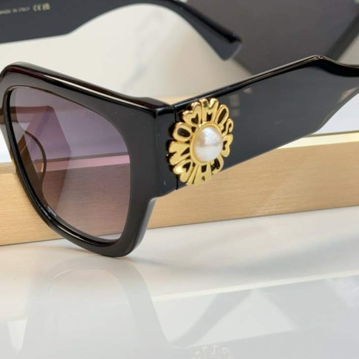 Picture of Moschino Sunglasses _SKUfw70120319fw